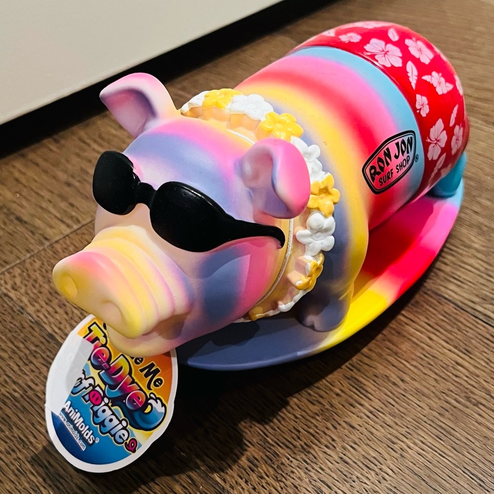 Ron Jon Tie Dye Surfing Pig 🐷 🏄‍♀️